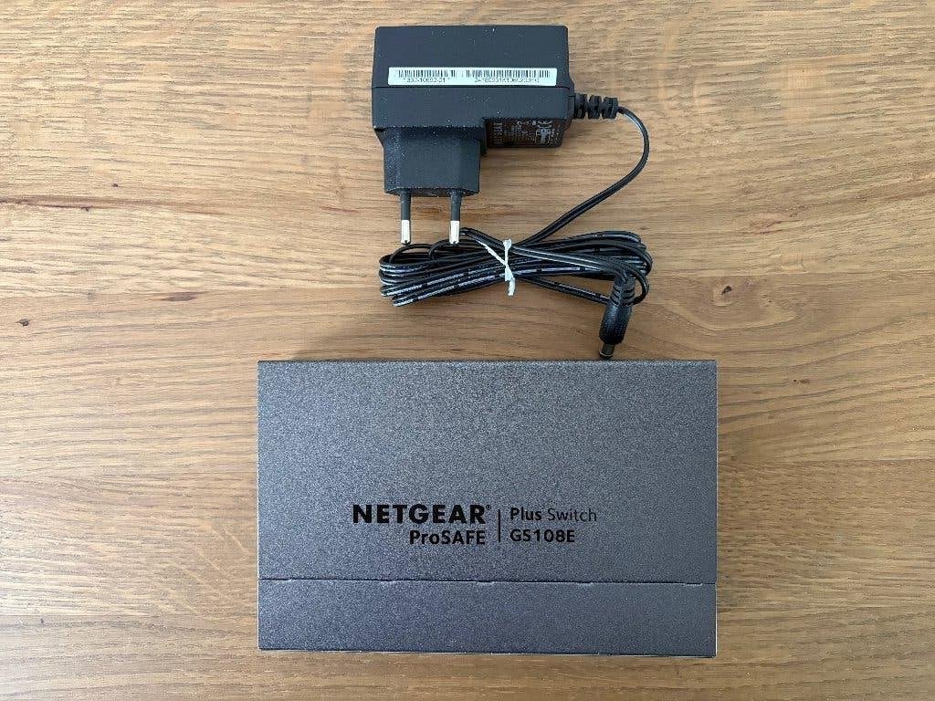 NETGEAR GS108E - Netwerk Switch - Smart Managed, Computers en Software, Netwerk switches, Zo goed als nieuw, Ophalen of Verzenden