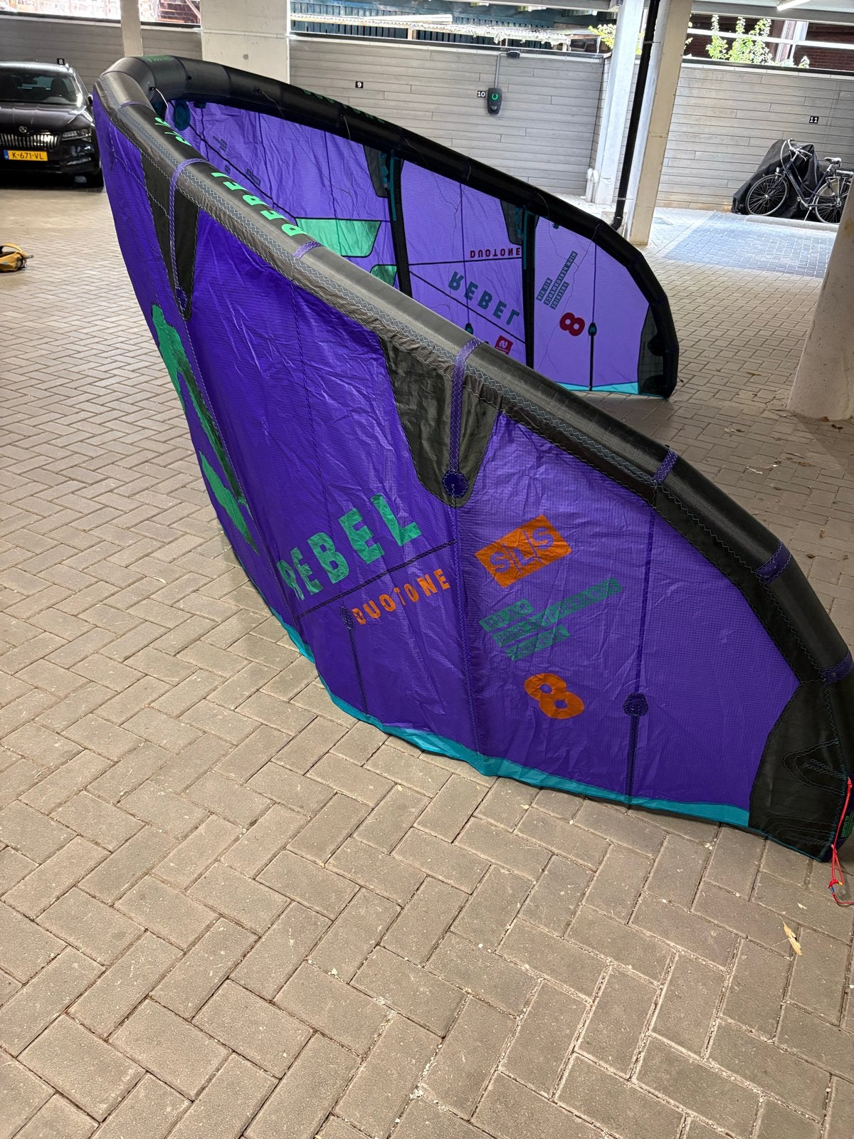 Duotone Rebel SLS 2026 8m² Kitesurf Kite - Zo goed als nieuw, Watersport en Boten, 8 m², Geen board, Ophalen of Verzenden, Zo goed als nieuw
