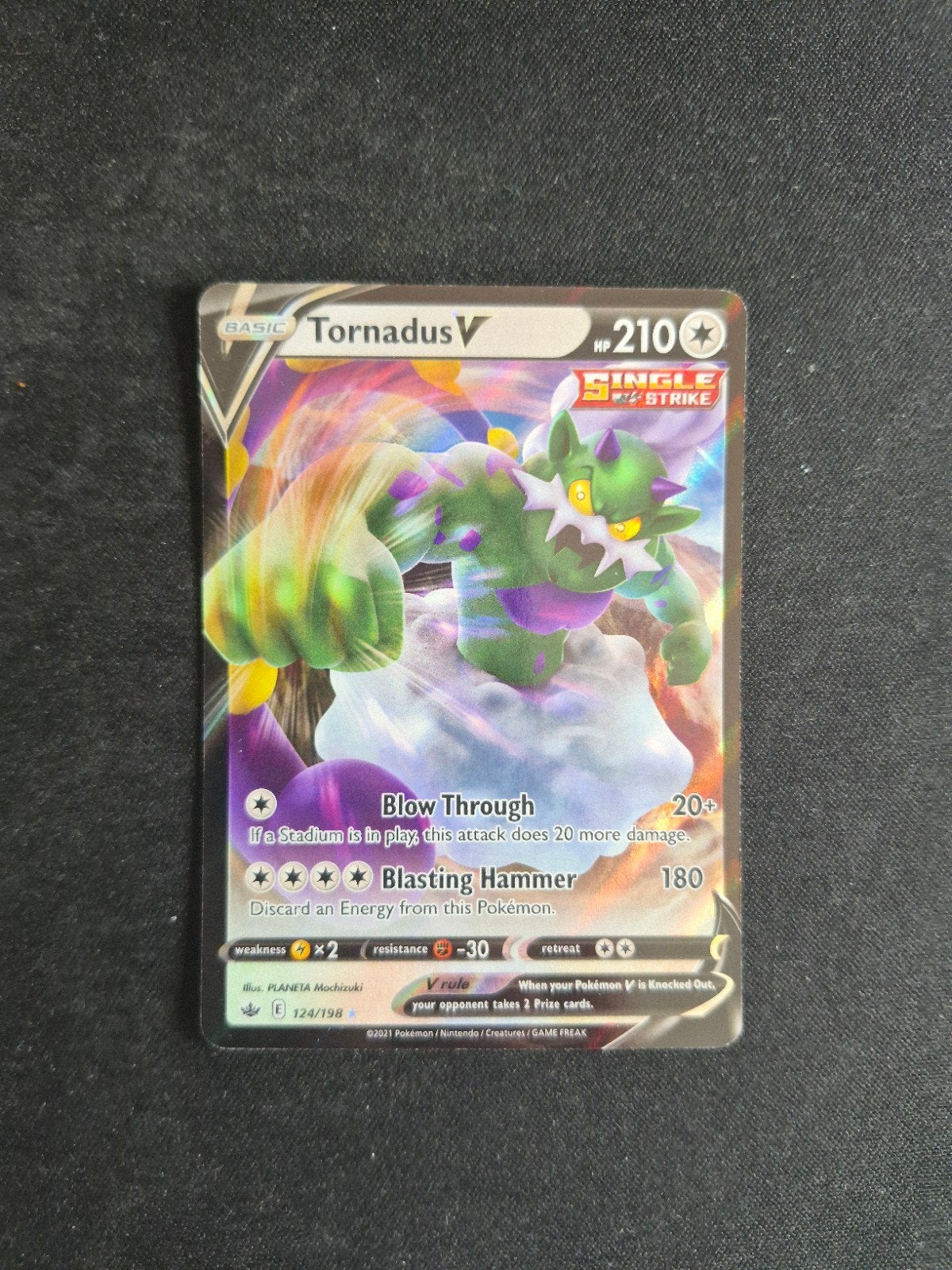 Pokemon Kaart Tornadus V 124/198, Ophalen of Verzenden, Zo goed als nieuw, Losse kaart, Foil