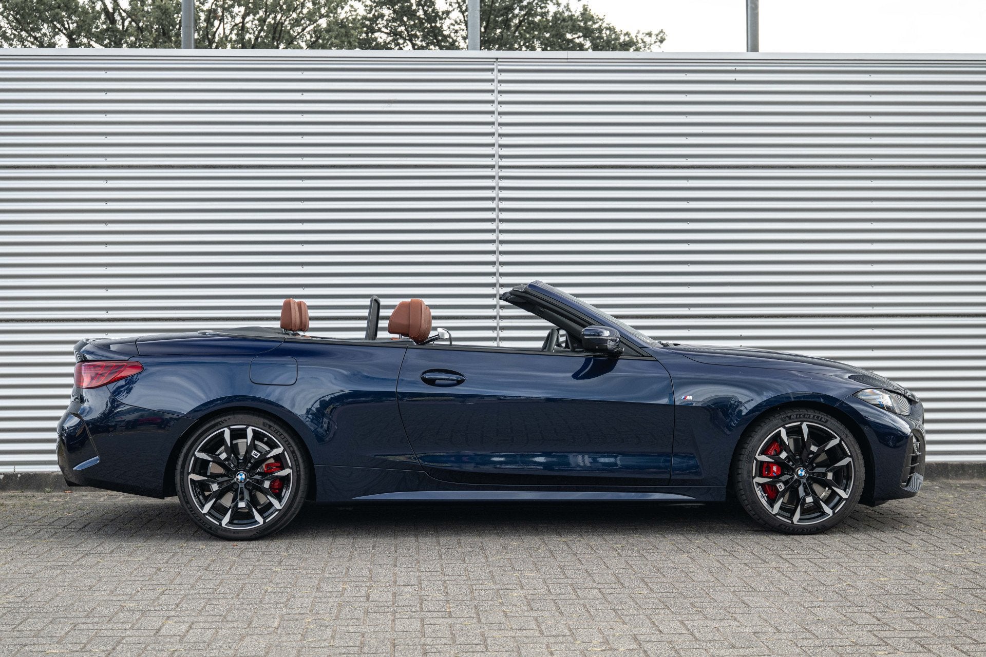 BMW 4 Serie Cabrio 420i M Sport Automaat / Air Collar / Comf, Auto's, Automaat, Gebruikt, 1665 kg, 750 kg