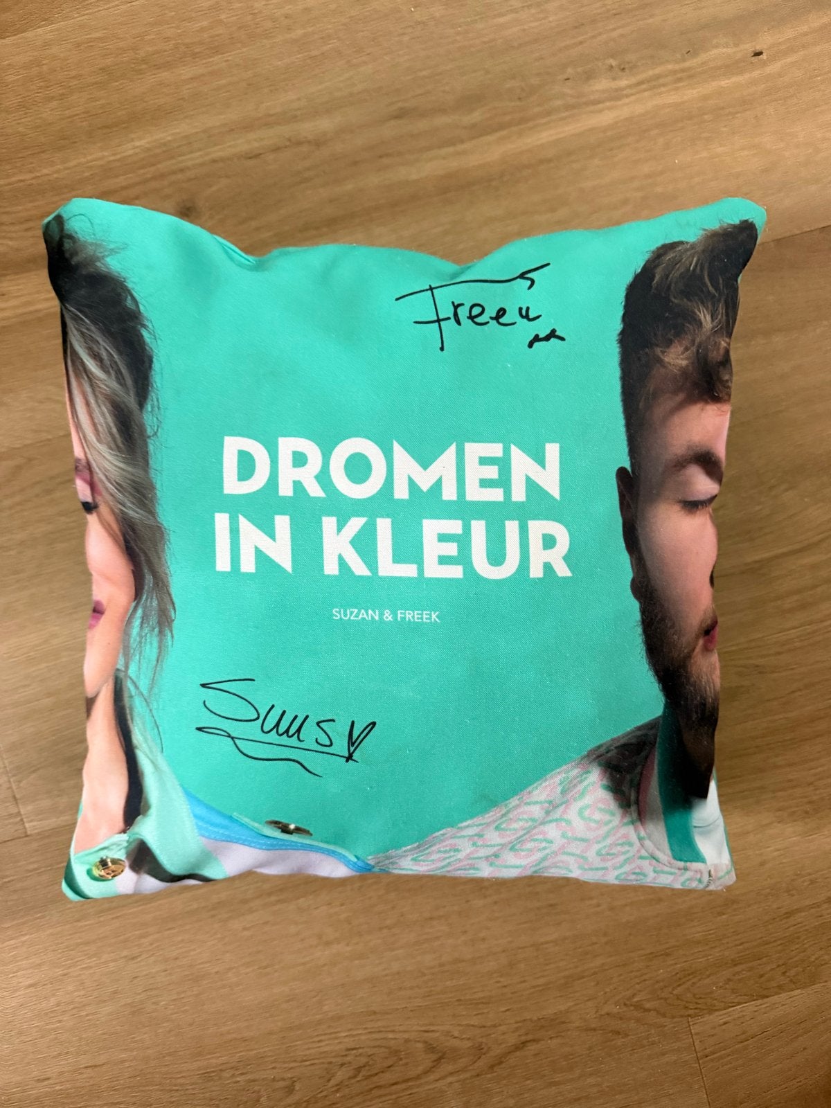 Dromen in Kleur Kussen - Suzan & Freek gesigneerd, Huis en Inrichting, Ophalen of Verzenden, Zo goed als nieuw, Groen, Vierkant