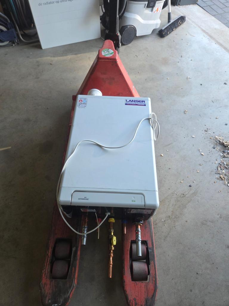 Intergas Kompakt HRE 28/24 A CV-ketel (2017), 30 tot 80 cm, Gebruikt, Hoog rendement (Hr), Cv-ketel of Combi-ketel