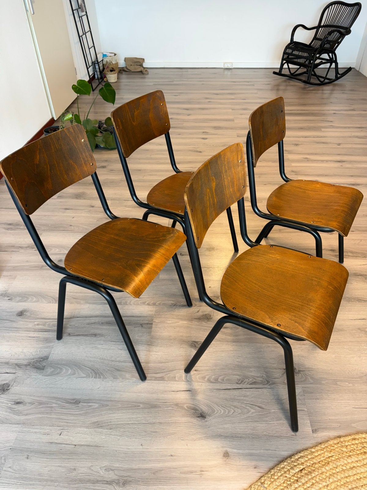 Set van 4 houten eetkamerstoelen, Ophalen, Bruin, Zo goed als nieuw, Vier