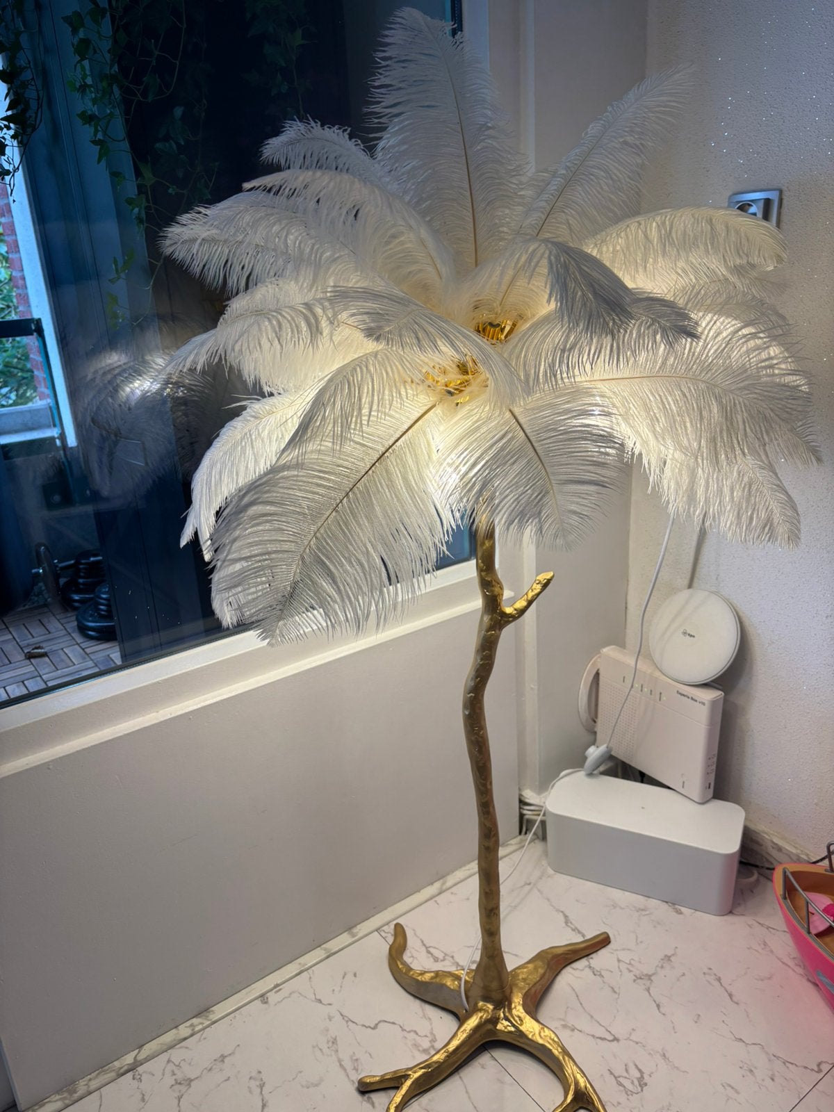 Luxe Vloer lamp met struisvogel veren wit/goud, Ophalen, Zo goed als nieuw