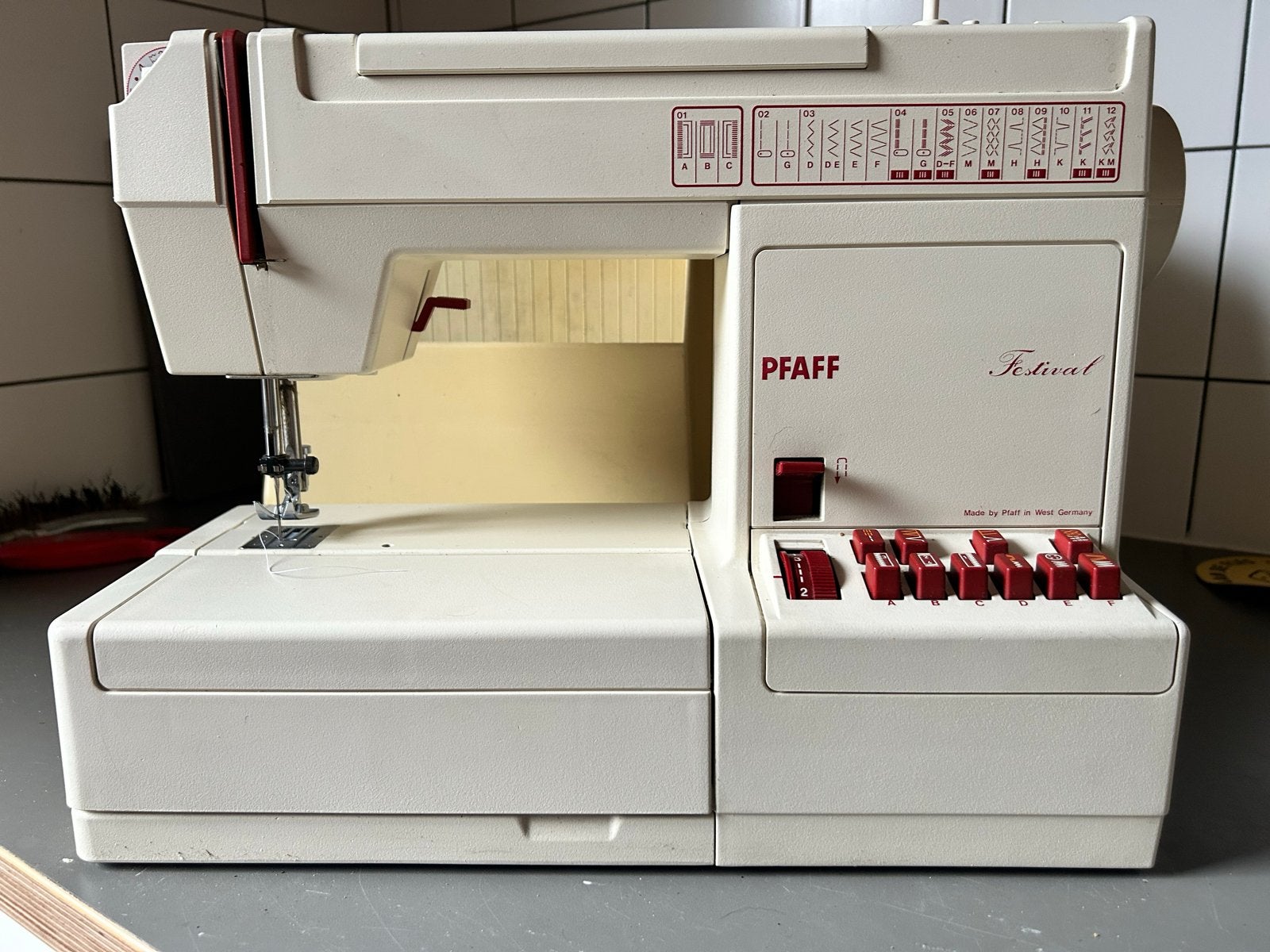 Pfaff Festival Naaimachine - HobbyMatic 647, Ophalen, Gebruikt, Naaimachine, Pfaff