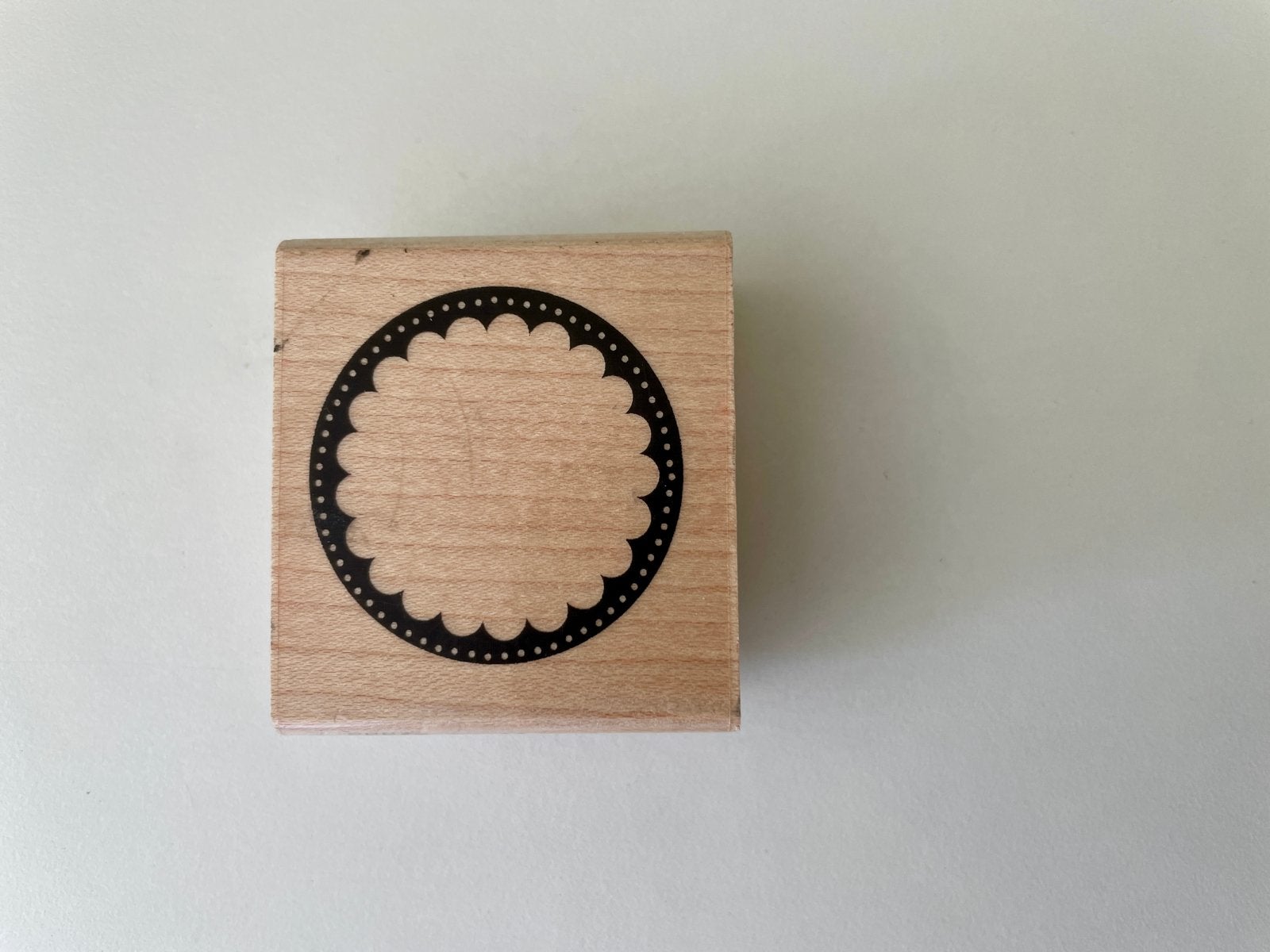 Houten stempel 'Scallop Circle' - Different Colors, Ophalen of Verzenden, Gebruikt, Houten stempel