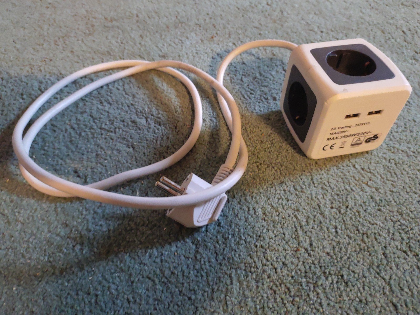 Stekkerdoos / stekkerblok / cube met USB-aansluitingen, Ophalen of Verzenden, Zo goed als nieuw, Overige merken, Stekkerdoos