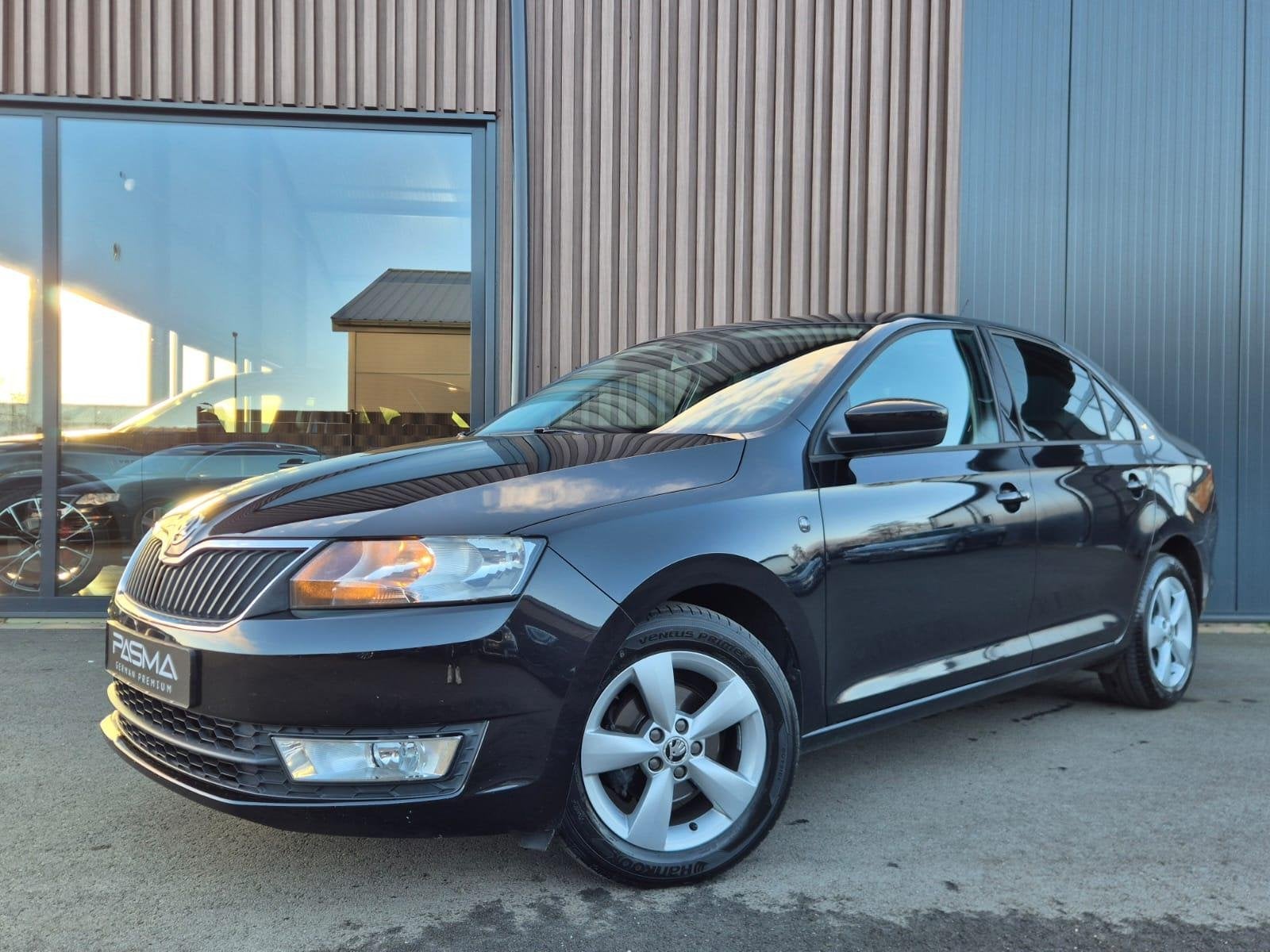 Skoda Rapid Sedan 1.2 TSI Greentech Ambition Businessline |, Auto's, Voorwielaandrijving, Euro 5, Gebruikt, Zwart