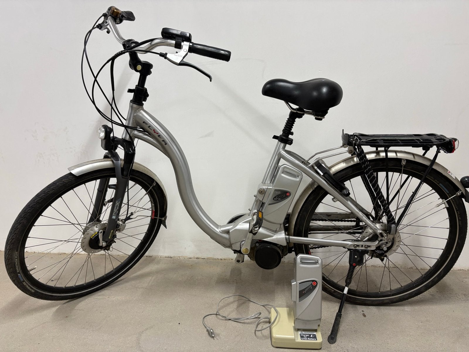 Flyer E-bike met 2 accu's, nieuw zadel en achterband, Fietsen en Brommers, Gebruikt, Minder dan 47 cm, 30 tot 50 km per accu, Ophalen