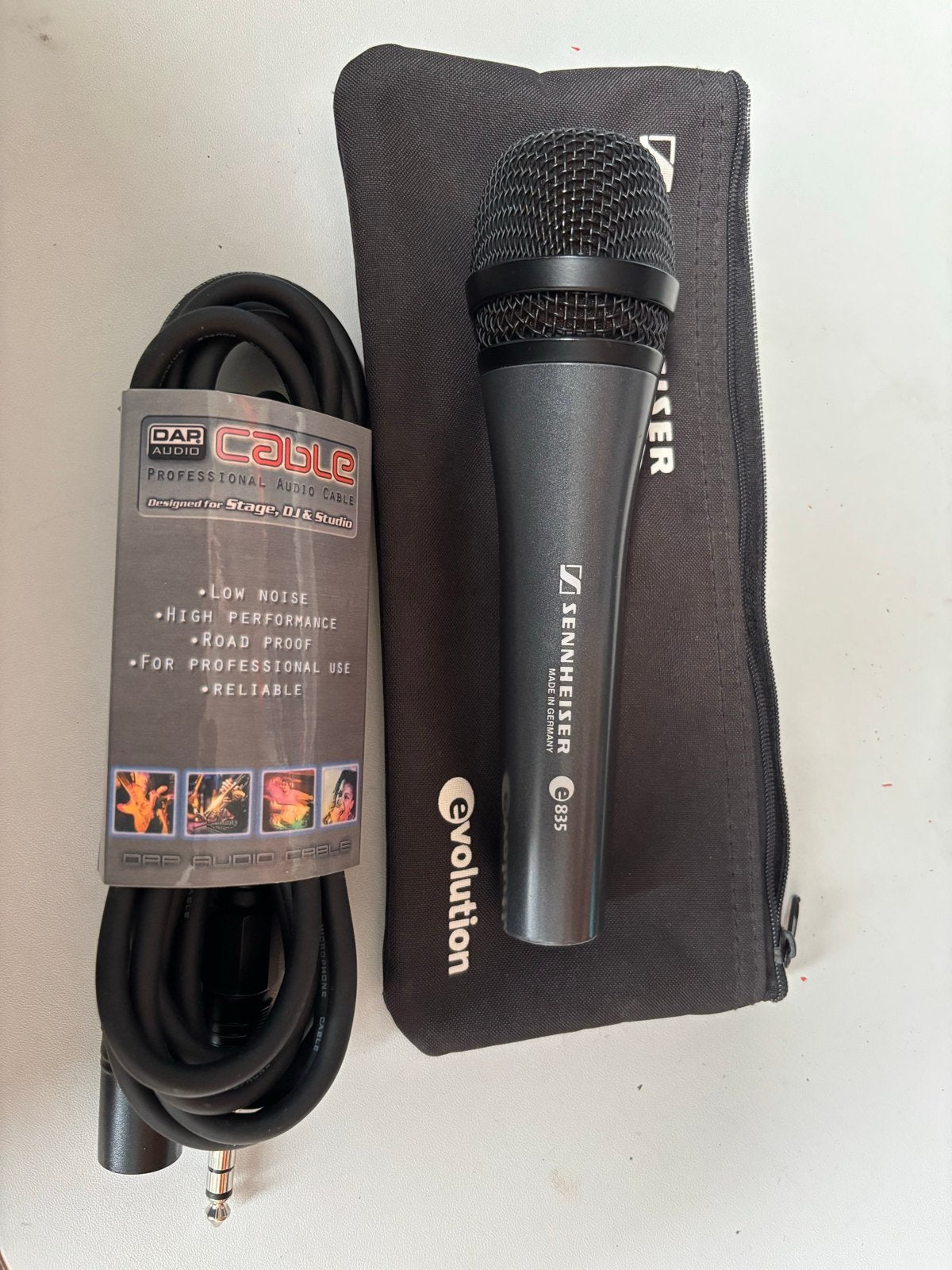 Sennheiser E835 Zangmicrofoon met kabel en hoes, Muziek en Instrumenten, Ophalen of Verzenden, Zo goed als nieuw, Zangmicrofoon