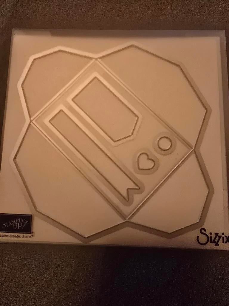 Sizzix Gift Card Envelope & Trims Thinlits Dies, Geschikt voor snijden, Gereedschap of Toebehoren, Zo goed als nieuw, Overige merken