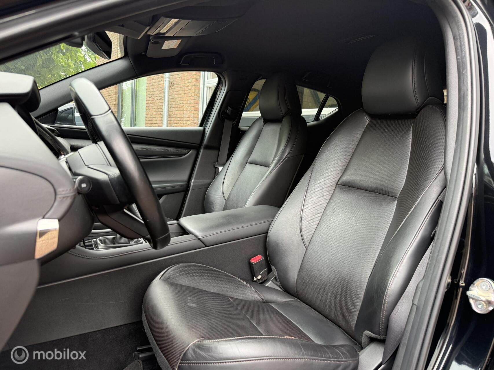 Mazda 3 2.0 e-SkyActiv-G M Hybrid 122 Luxury Leer Bose Navi, Voorwielaandrijving, 1998 cc, Zwart, 4 cilinders