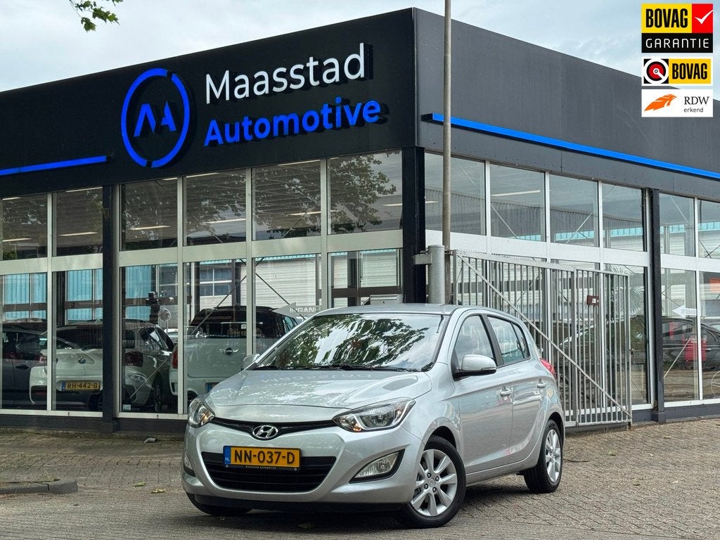 Hyundai I20 1.2i Business Edition Airco 5drs NWE Distributie, Auto's, Hyundai, Euro 5, Gebruikt, 31 €/maand, 4 cilinders
