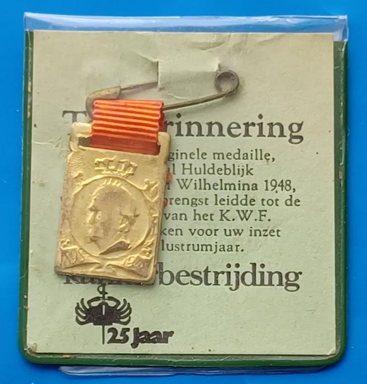 Medaille Wilhelmina KWF Kankerbestrijding 25 jaar - 1974, Postzegels en Munten, Verzenden, Overige materialen, Nederland