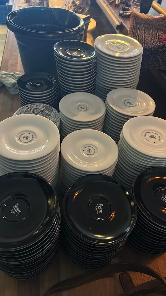 Koffie kopjes + schotels Horeca Servies Peeze, Ophalen, Porselein, Overige stijlen, Kop(pen) en/of Schotel(s)