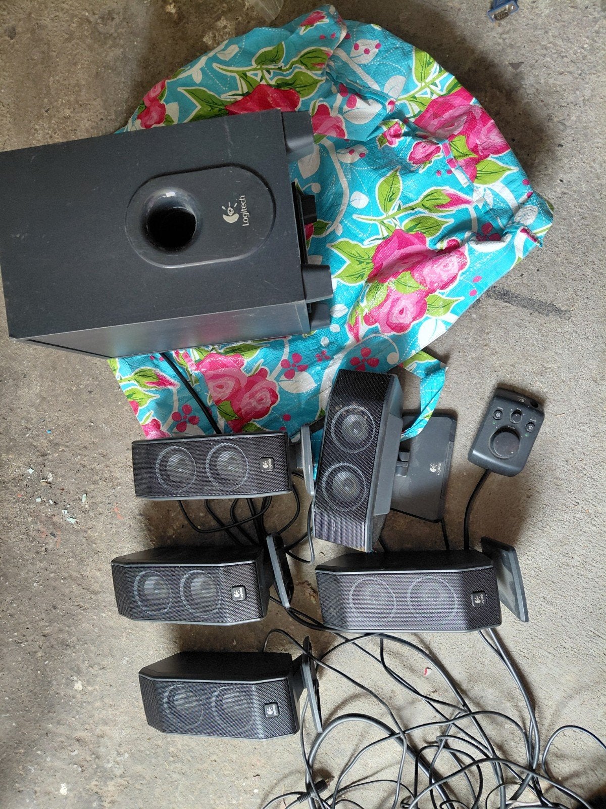 logitech surround speakerset, Ophalen