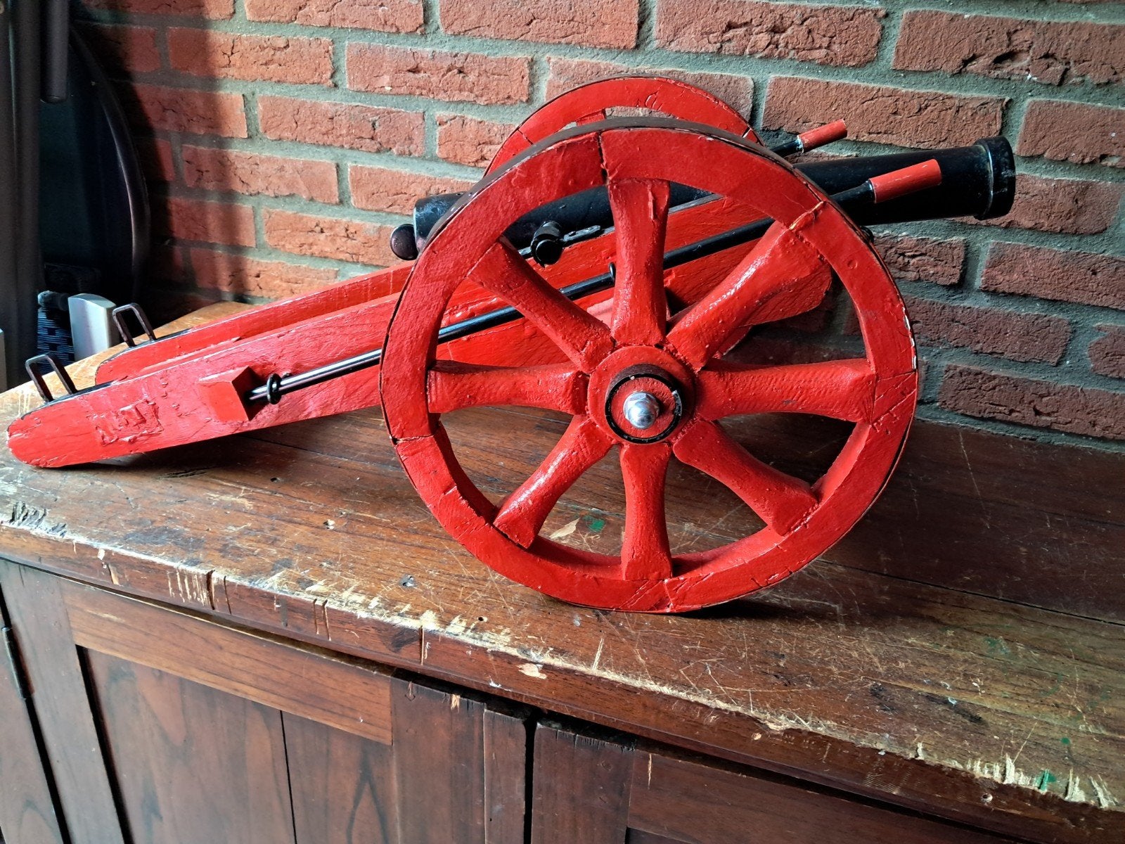 Oud ijzeren saluutkanon kanon op houten affuit., Ophalen of Verzenden