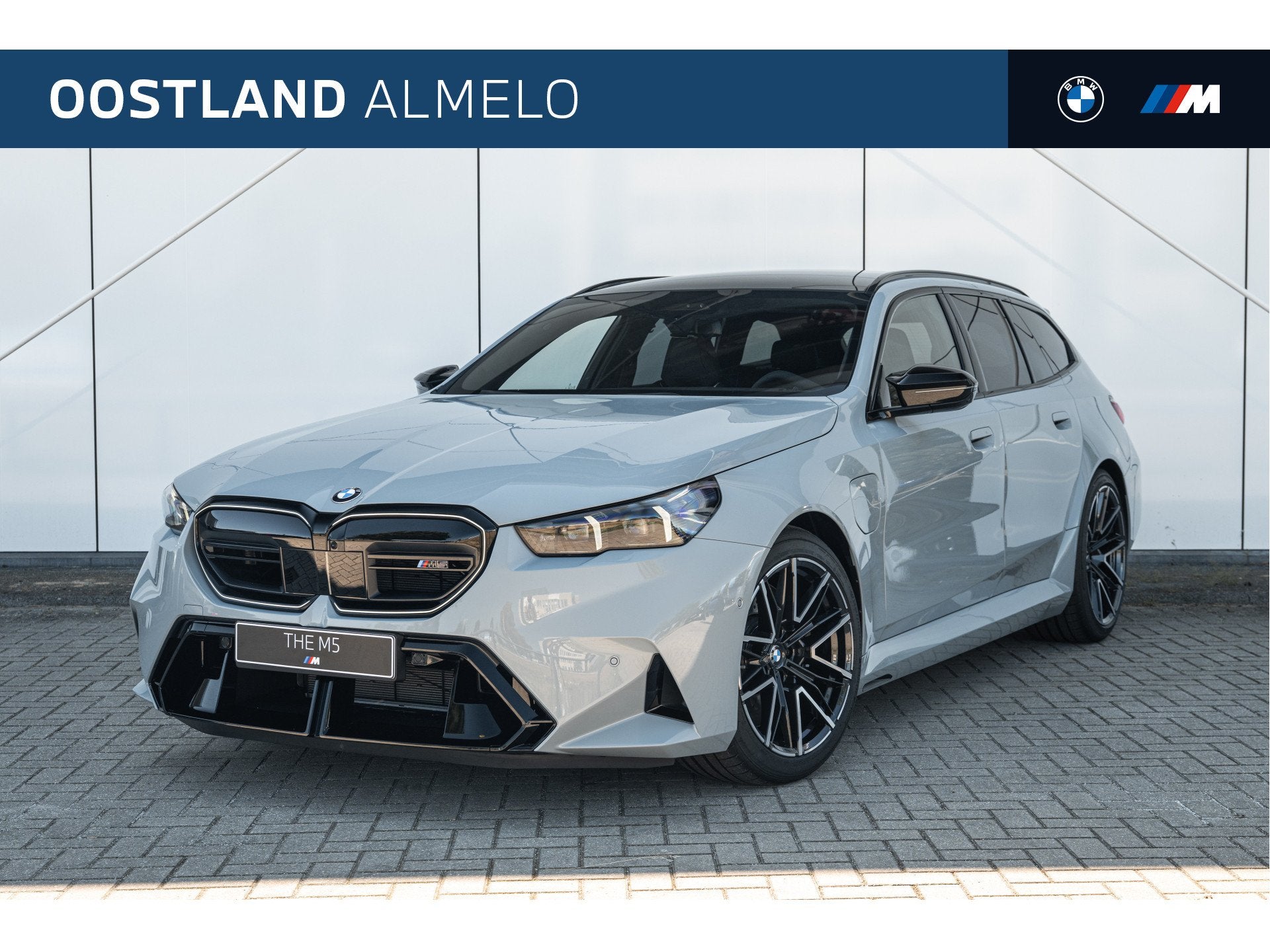 BMW M5 Touring Automaat / M Drive Professional / Panoramadak, 4395 cc, Leder, Hybride Elektrisch/Benzine, Zilver of Grijs