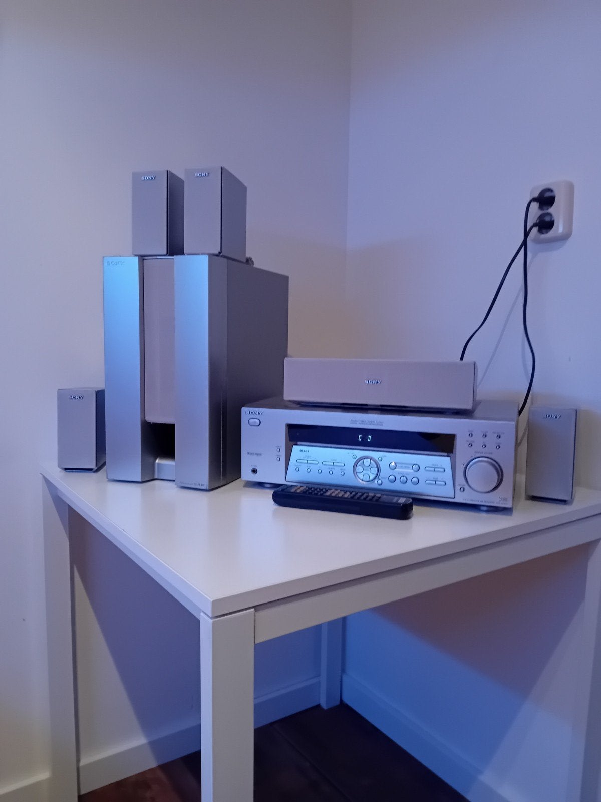 1 x Sony 1x sub 1 x onkyo 9 x speaker alles 25 euro, Gebruikt, 70 watt of meer, Ophalen of Verzenden, Overige spelers