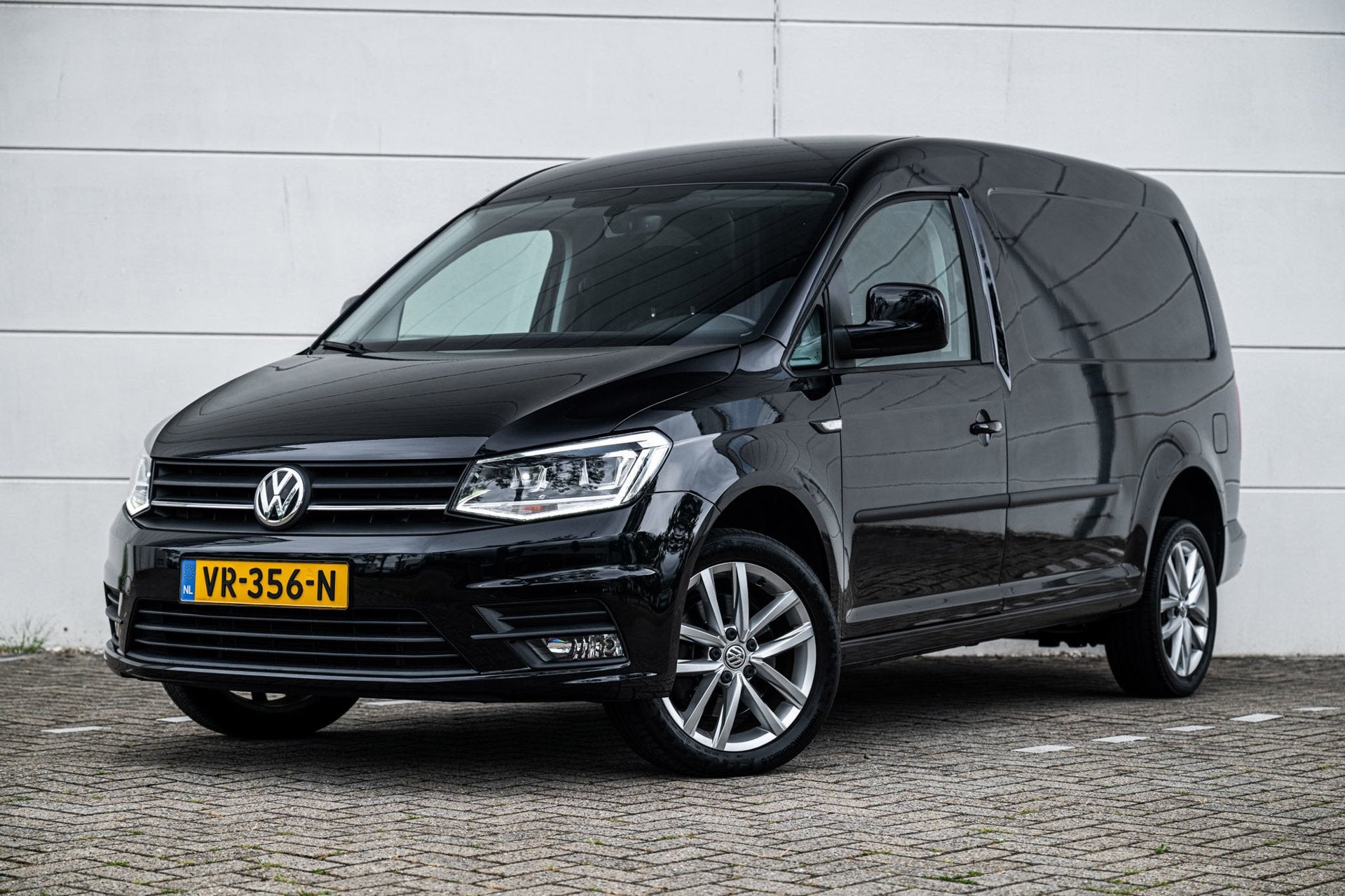 Volkswagen Caddy 2.0 TDI 150pk DSG L2 Maxi Highline |Xenon|N, Auto's, Euro 5, Stof, Gebruikt, Zwart