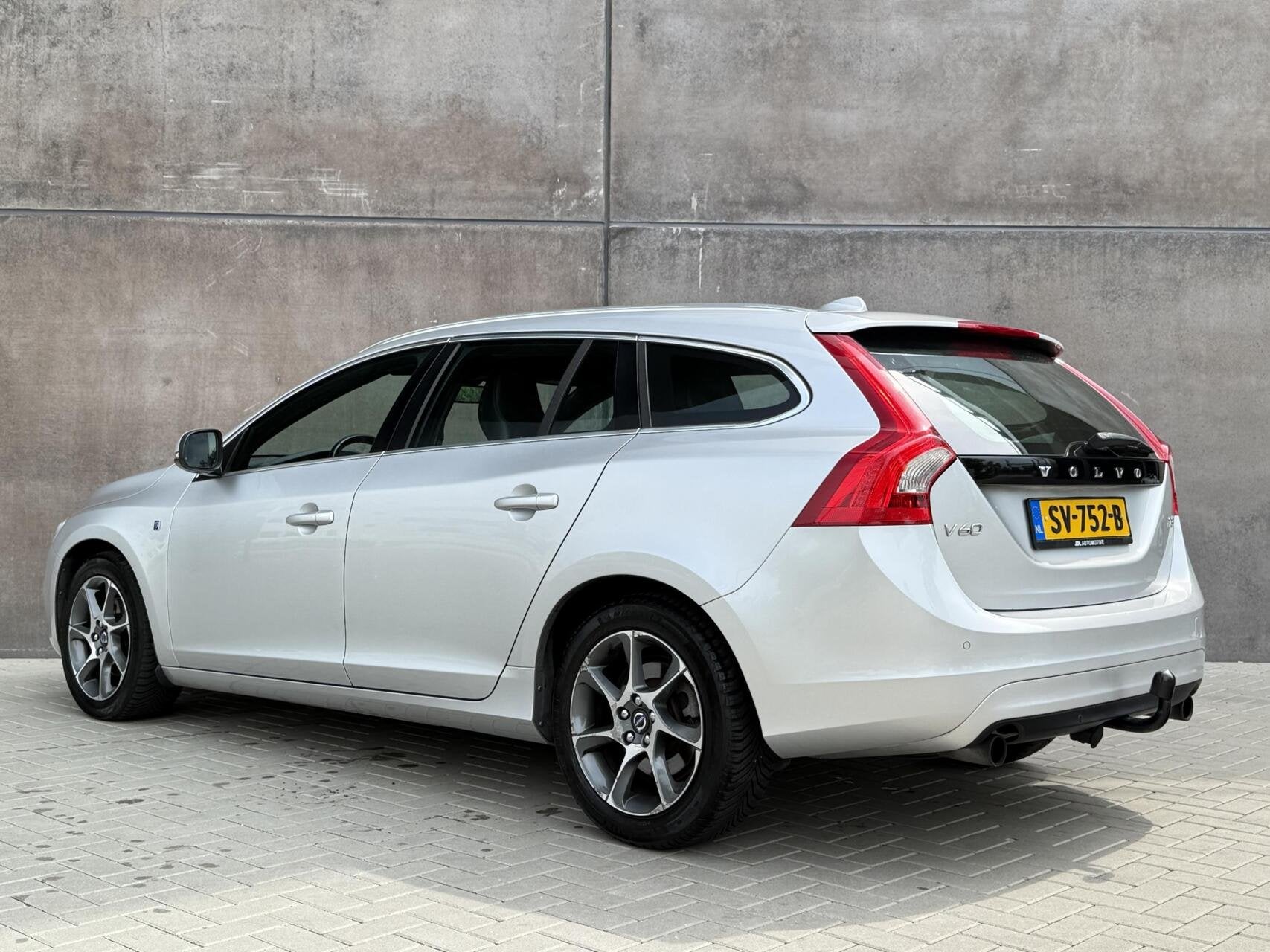 Volvo V60 2.0 T3 Ocean Race | Trekhaak | Riem vervangen | AP, Voorwielaandrijving, Gebruikt, 4 cilinders, Leder