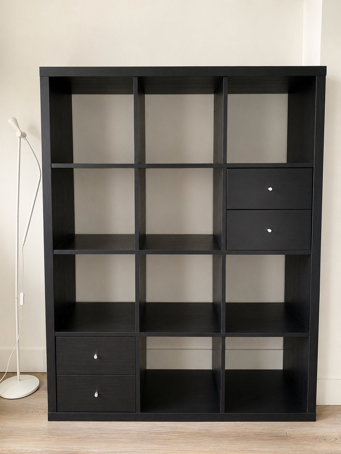 IKEA Kallax - Zwarte 4x4 vakkenkast / Black 4x4 Storage, Huis en Inrichting, Kasten | Stellingkasten, Ophalen of Verzenden, Zo goed als nieuw