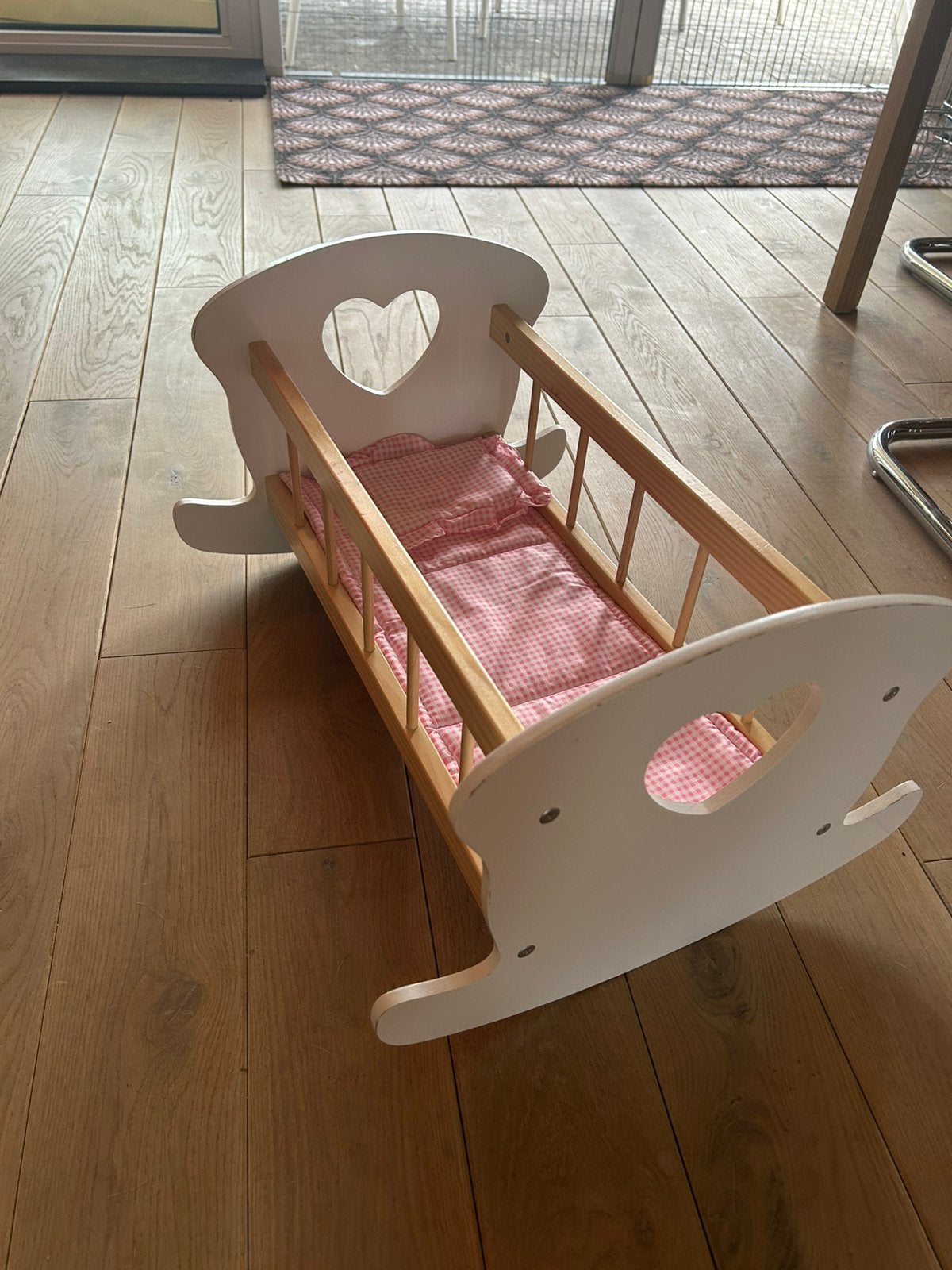Houten poppenwieg / schommelwieg – inclusief matrasje, Ophalen, Gebruikt, Babypop
