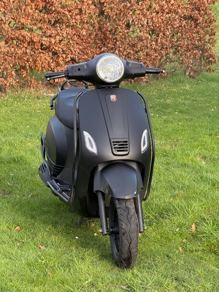 La souris scooter (vespa), Fietsen en Brommers, Snorfietsen en Snorscooters, Zo goed als nieuw, Overige merken, Benzine, Ophalen