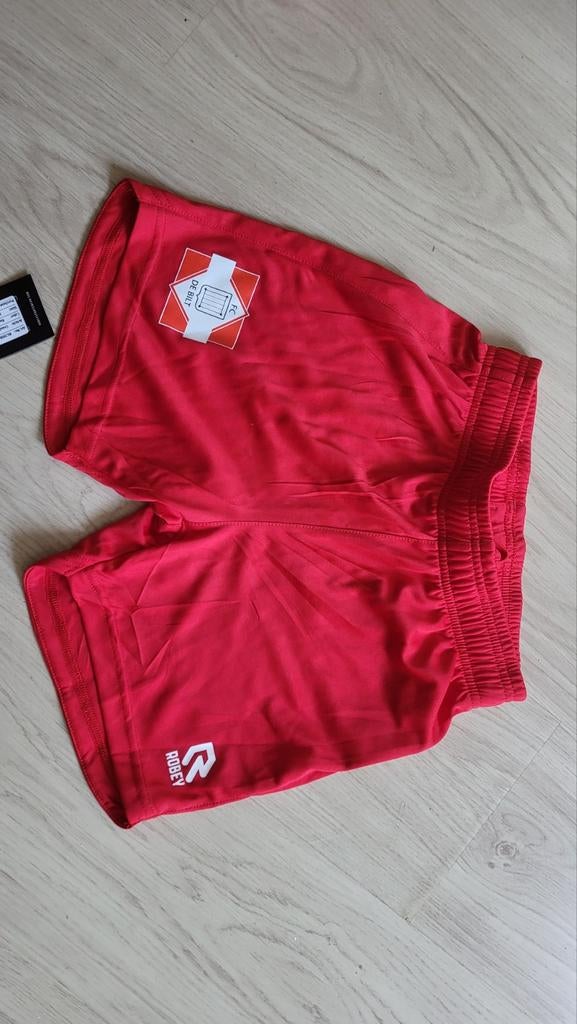 2x wedstrijdbroekjes fc De Bilt. 5 euro per broekje, Ophalen, Nieuw
