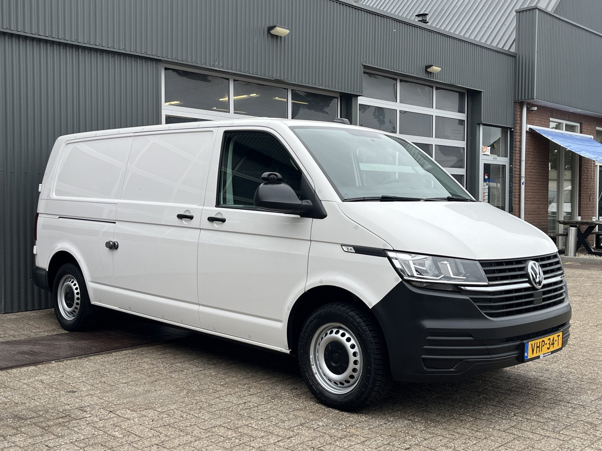 Volkswagen Transporter 2.0 TDI L2H1 Sortimo Kastinrichting T, Voorwielaandrijving, Gebruikt, 4 cilinders, Volkswagen
