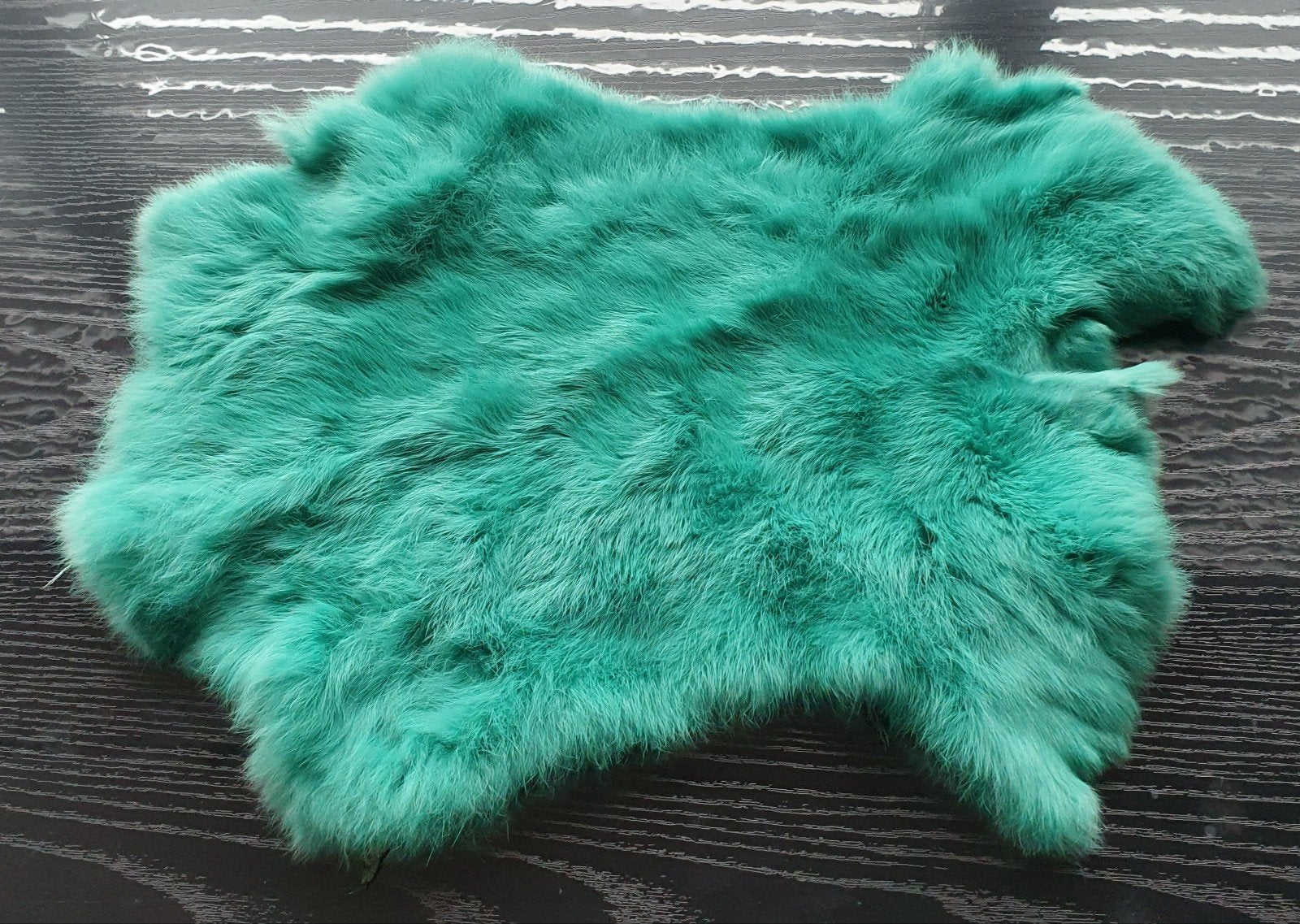 Nieuw konijnenvacht - groen (ca. 45x35 cm), Ophalen of Verzenden, Nieuw, Groen