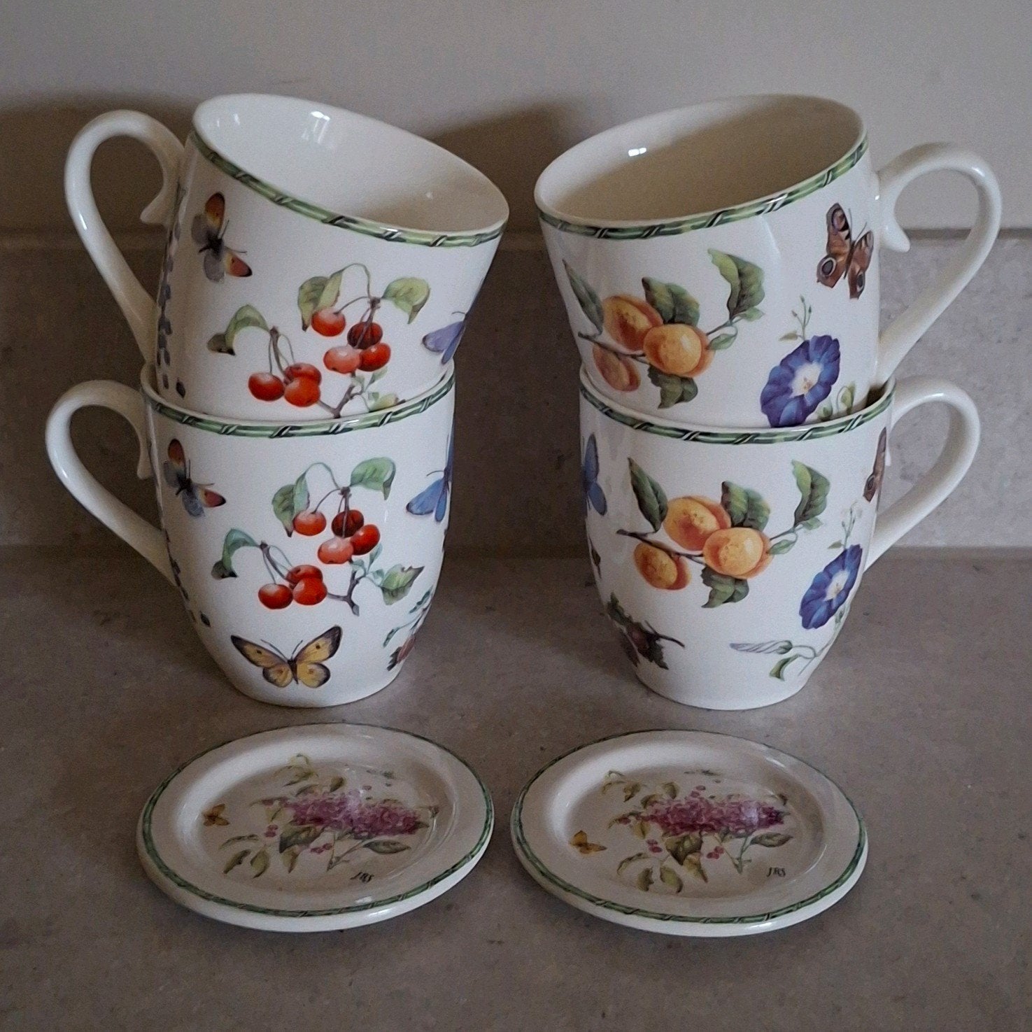 JBS Janneke Brinkman Servies – 4 Mokken & 2 Theetipjes, Overige merken, Ophalen of Verzenden, Zo goed als nieuw, Overige stijlen
