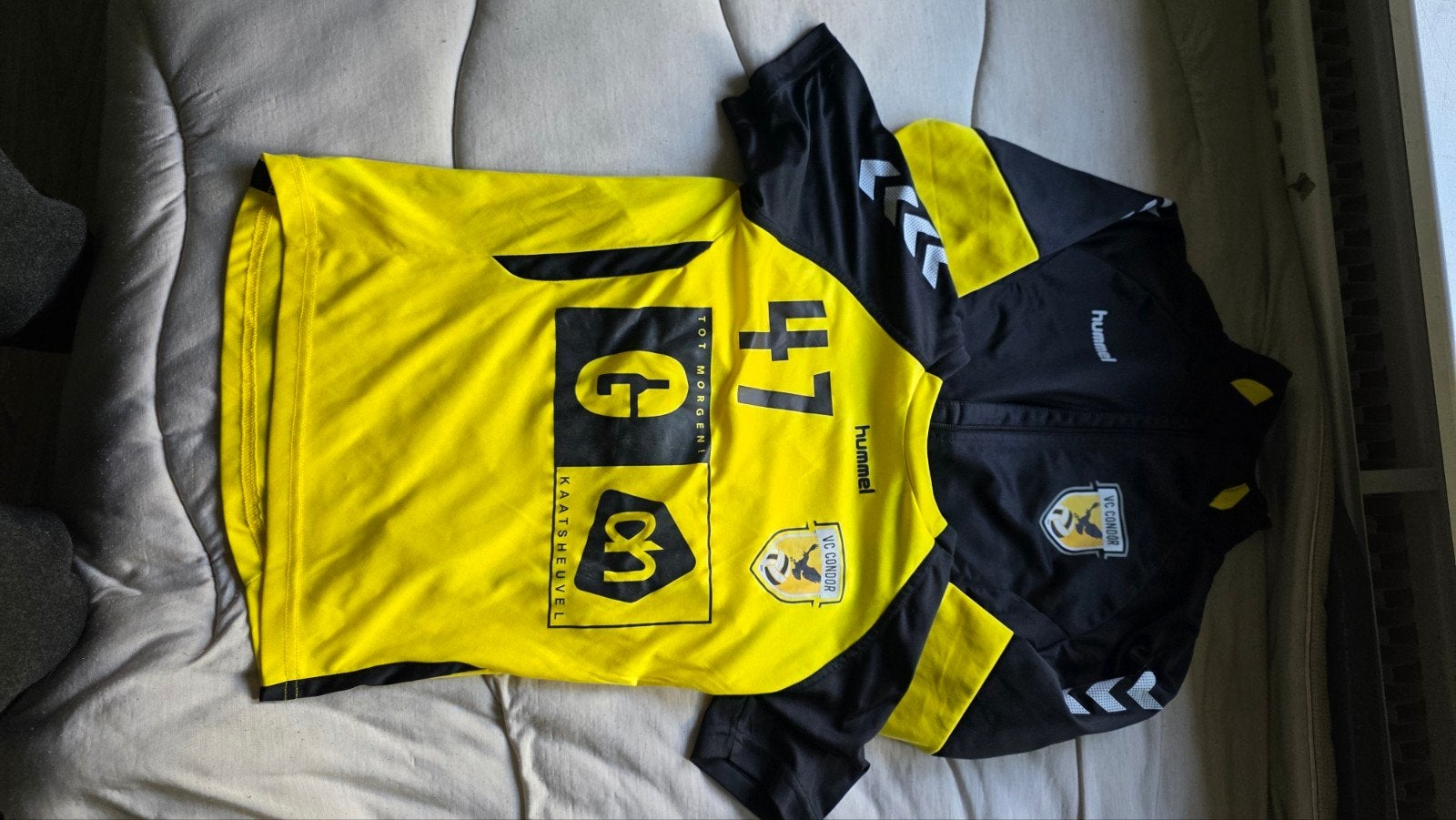 Hummel Volleybalshirt en jas FC Condor - Maat 140, Gebruikt, Jongen of Meisje, Sport- of Zwemkleding, Ophalen of Verzenden