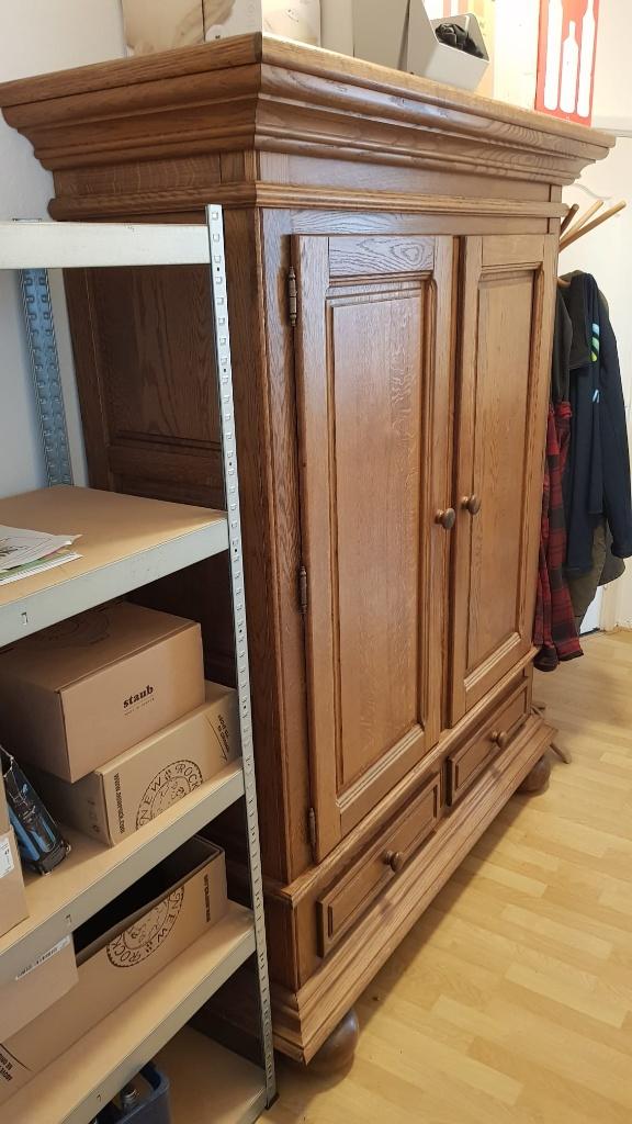 Robuuste houten kast, Huis en Inrichting, Kasten | Kledingkasten, Gebruikt, 100 tot 150 cm, 150 tot 200 cm, 25 tot 50 cm