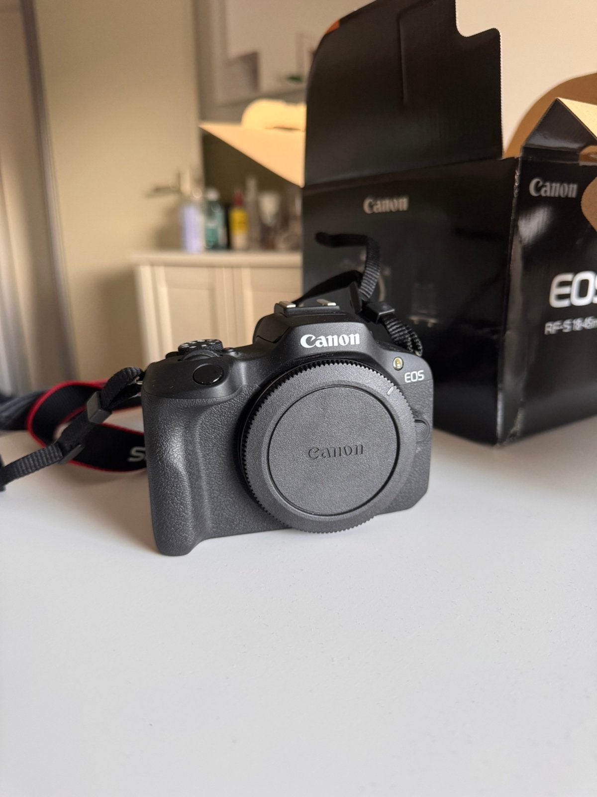 Canon EOS R100 camera + RF-S 18-45mm IS STM Lens, Canon, Lensdop, Zo goed als nieuw, Systeemcamera