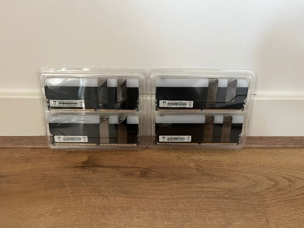 Garantie! ~ Thermaltake 4x8GB (32GB) 4400MHz, 32 GB, Halderhof 16, 6721 XR BENNEKOM, DDR4, Ophalen of Verzenden