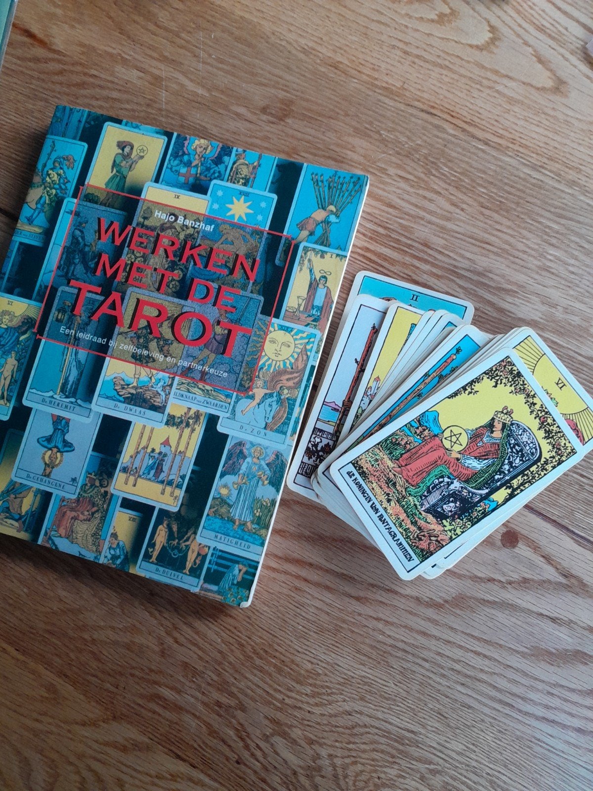 Werken met de Tarot - Hajo Banzhaf (Boek en Kaarten), Gelezen, Tarot of Kaarten leggen, Hajo Banzhaf, Ophalen of Verzenden