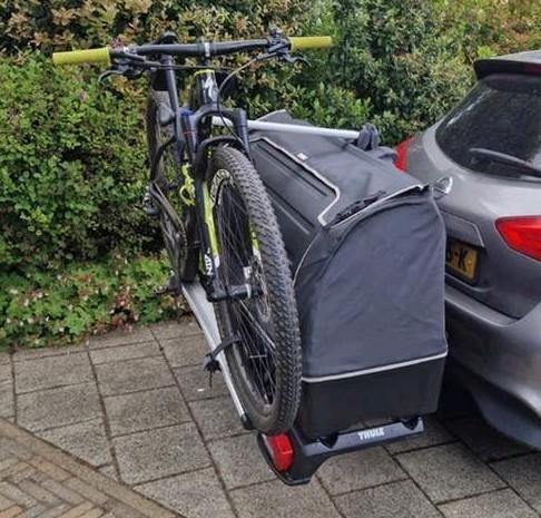 Thule Trekhaakbox / Trekhaakkoffer 300 Liter, Plus Adapter, Auto diversen, Dakkoffers, Zo goed als nieuw, Ophalen