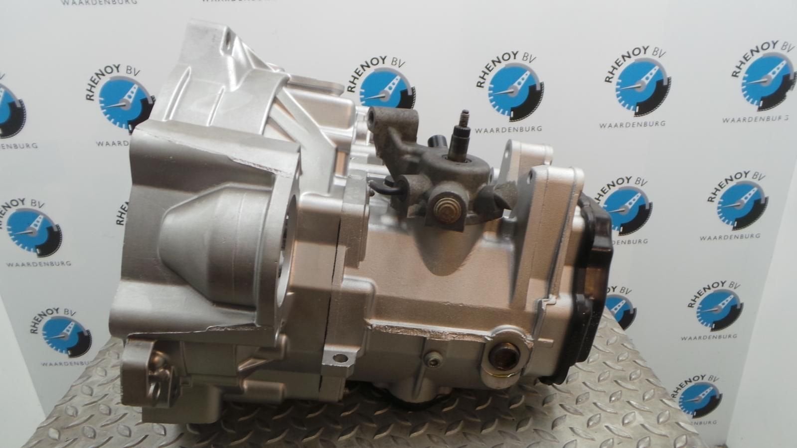 VOLKSWAGEN PASSAT TRANSMISSIE / VERSNELLINGSBAK 2009, Auto-onderdelen, Ophalen of Verzenden, Nieuw, Stiba lid