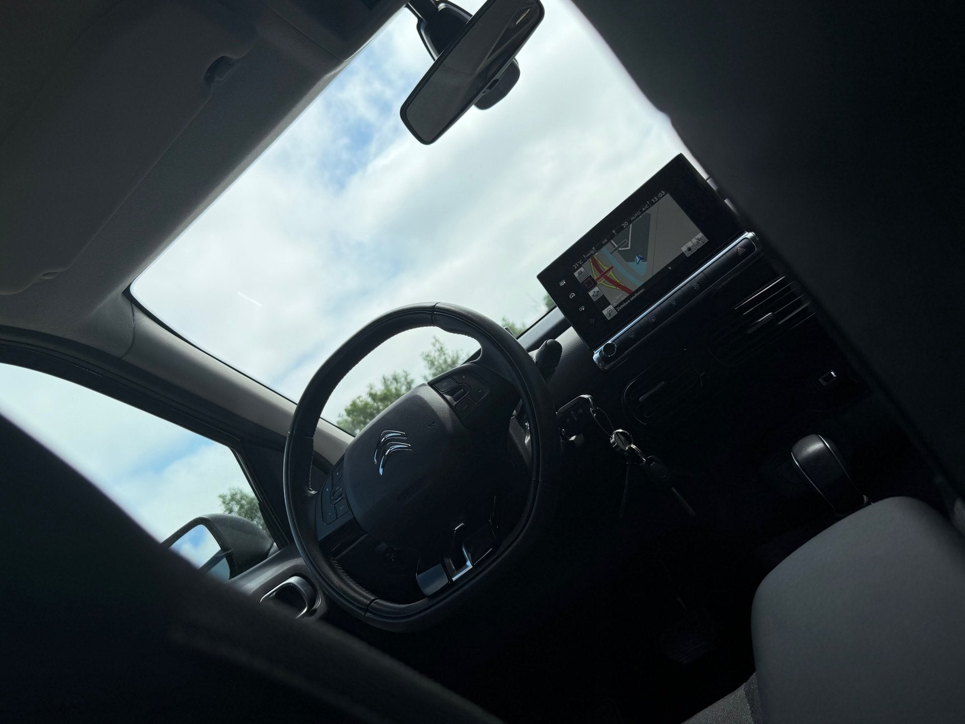 Citroen C4 Cactus 1.2 PureTech One-Tone 110pk Automaat - Noi, Auto's, 1025 kg, Stof, 1199 cc, 400 kg