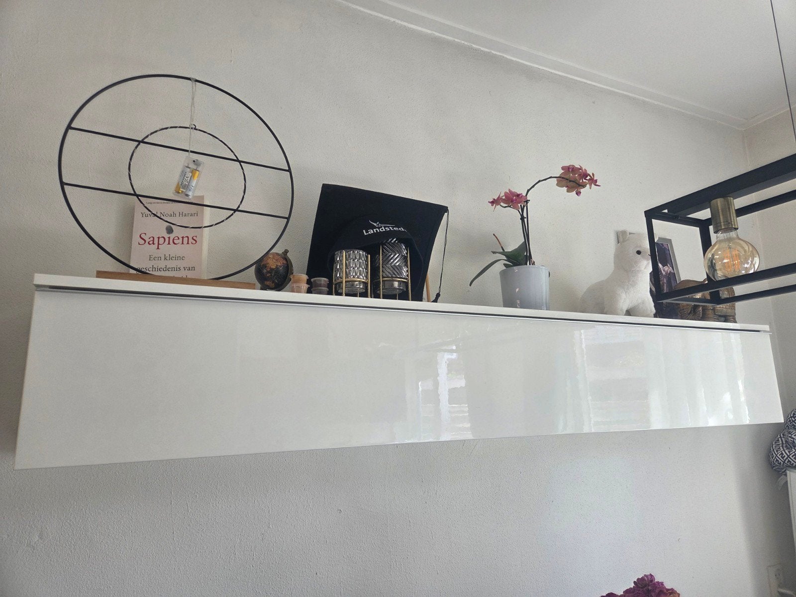 Witte wandkast te koop, Ophalen of Verzenden, Zo goed als nieuw