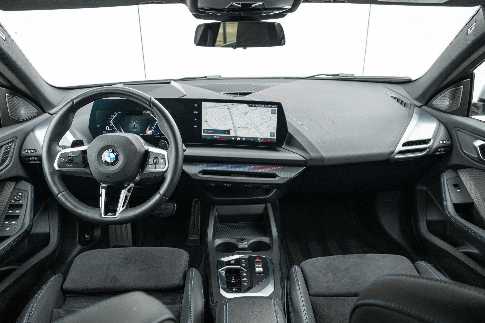 BMW 2 Serie Gran Coupé 220 M Sport Automaat / Trekhaak / Sp, Gebruikt, 156 pk, Met garantie (alle), Origineel Nederlands