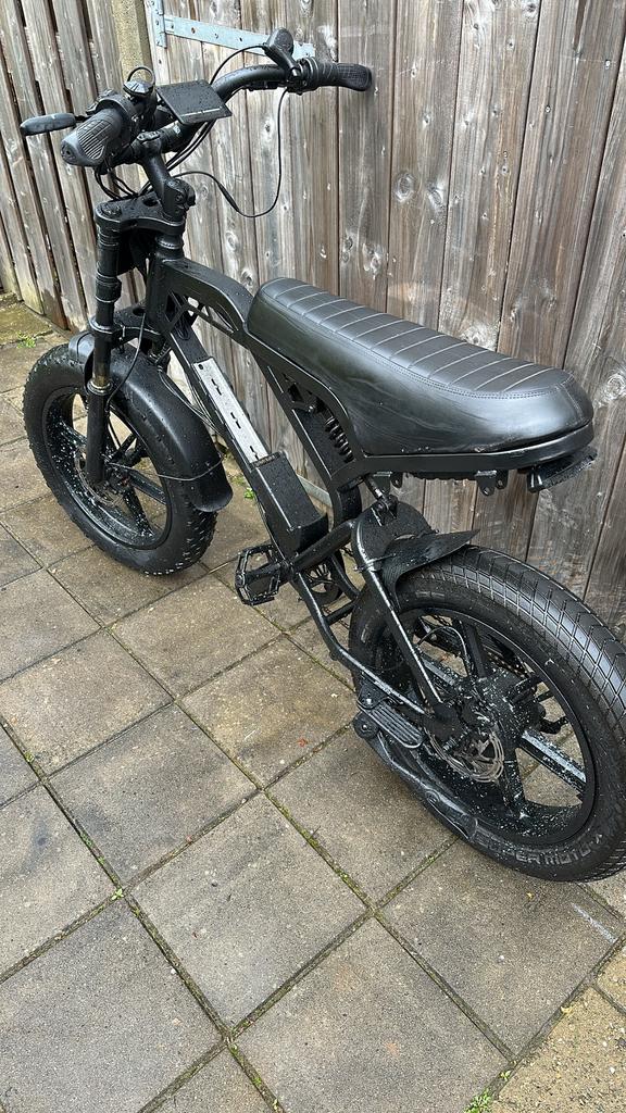 v20 pro custom, Ophalen of Verzenden, Zo goed als nieuw, Overige typen