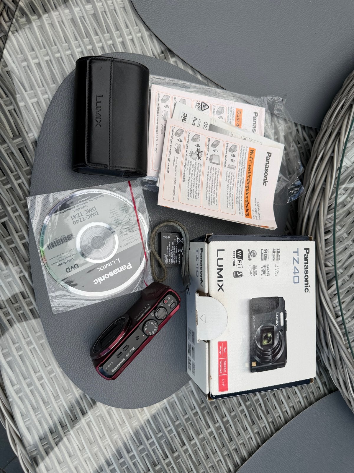 Panasonic Lumix DMC-TZ40 Compactcamera Rood met accessoires, Ingebouwde flitser, Gebruikt, Panasonic, Ophalen of Verzenden