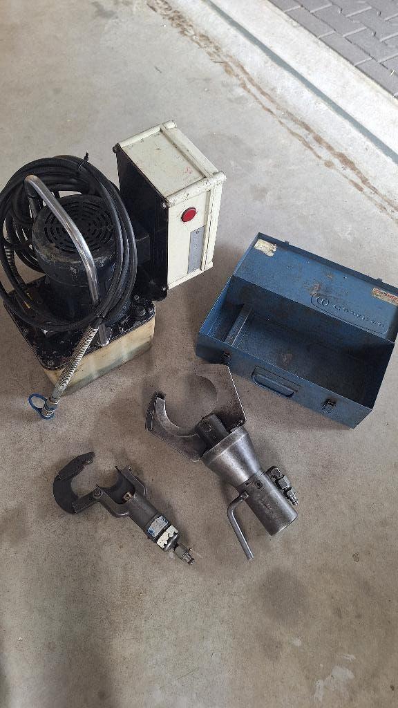 Cembre kabelscharen 45mm en 85mm met hydraulicpomp, Auto diversen, Autogereedschap, Ophalen, ,, Zo goed als nieuw, ,