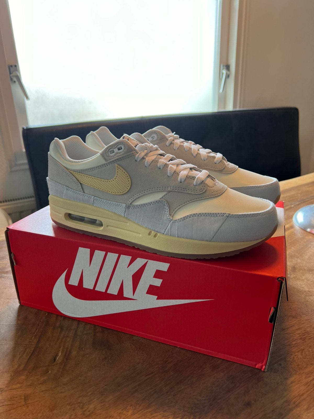 Nike air max 1 Licht Bone Crepe eu:44,5, Overige kleuren, Nieuw, Ophalen of Verzenden, Sneakers of Gympen