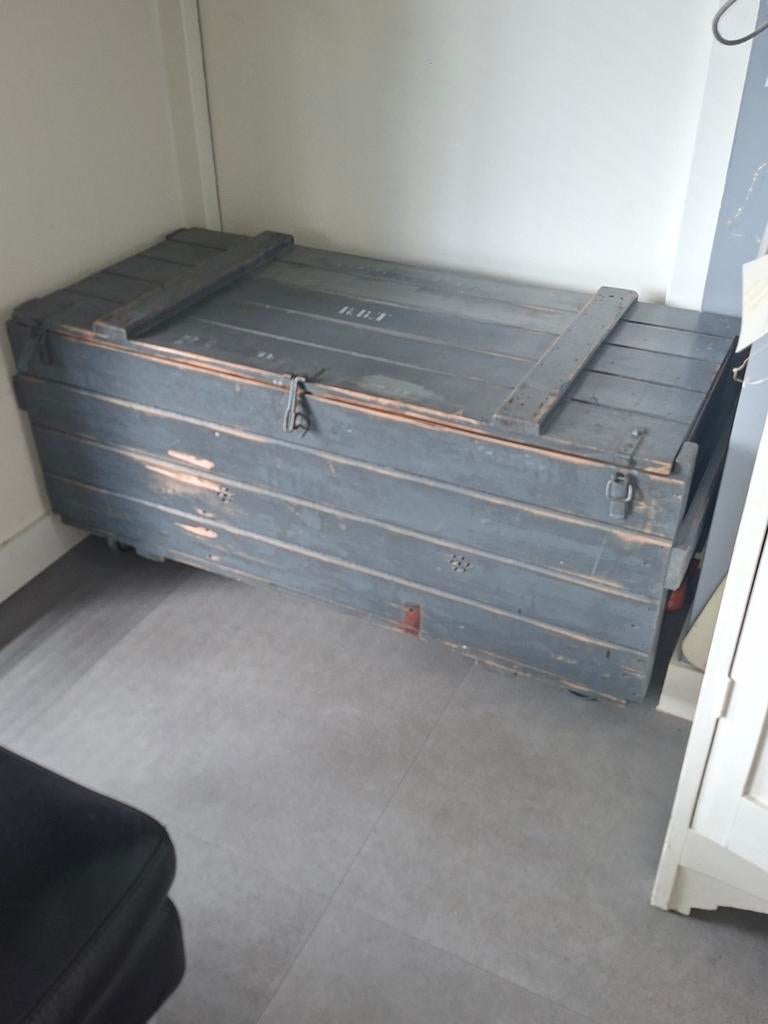 Oude machinekist op wielen - uniek en veelzijdig, Huis en Inrichting, Woonaccessoires | Kisten, Ophalen, Gebruikt, 50 tot 75 cm