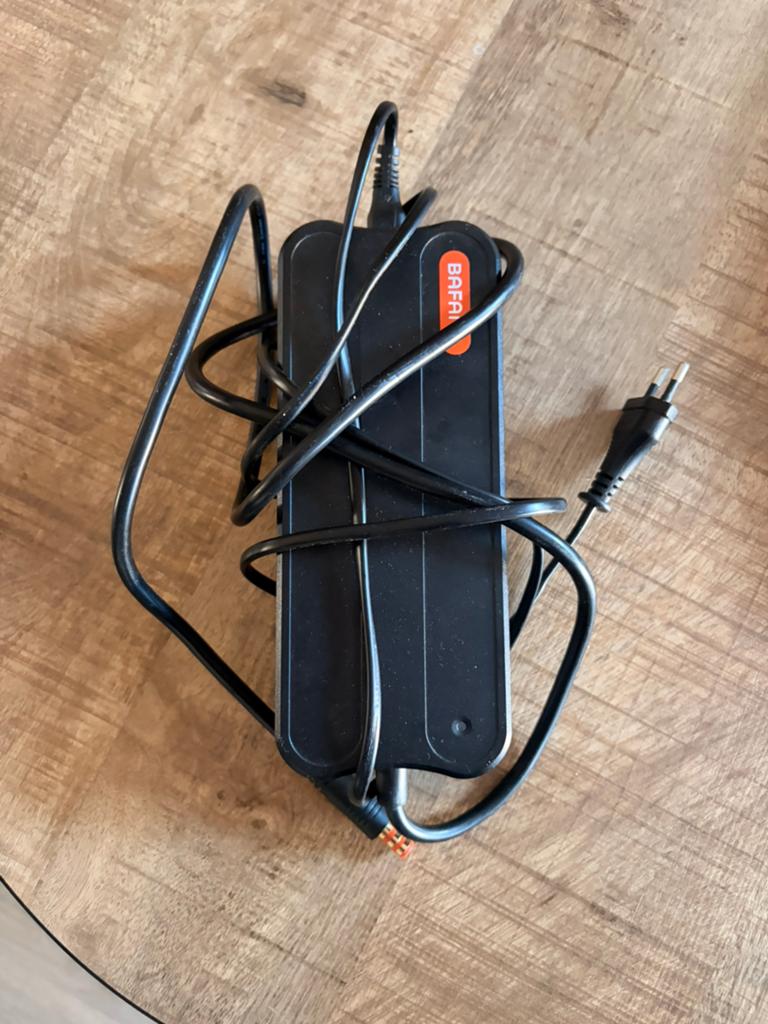 Acculader fiets, Ophalen of Verzenden, Zo goed als nieuw
