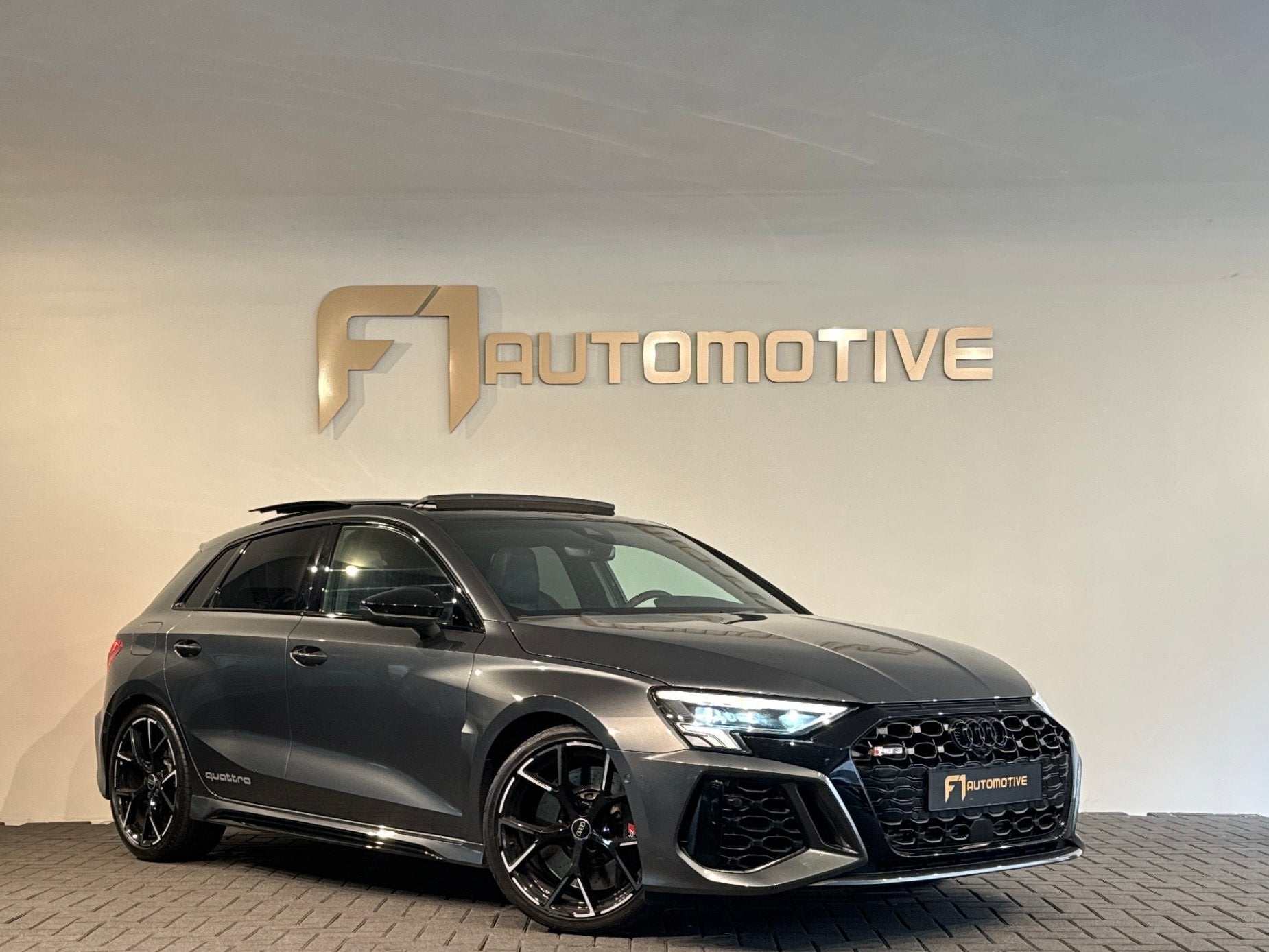 Audi RS3 Sportback 2.5 TFSI quattro Pano|RS Seats|Keyless, Automaat, Dealer onderhouden, Gebruikt, RS3