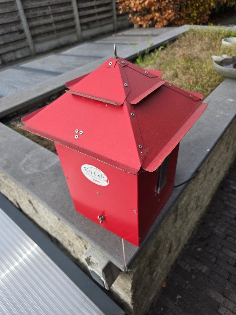 Koi Voerautomaat met zonnecel, Tuin en Terras, Vijver-toebehoren, Ophalen of Verzenden, Zo goed als nieuw, Overige typen